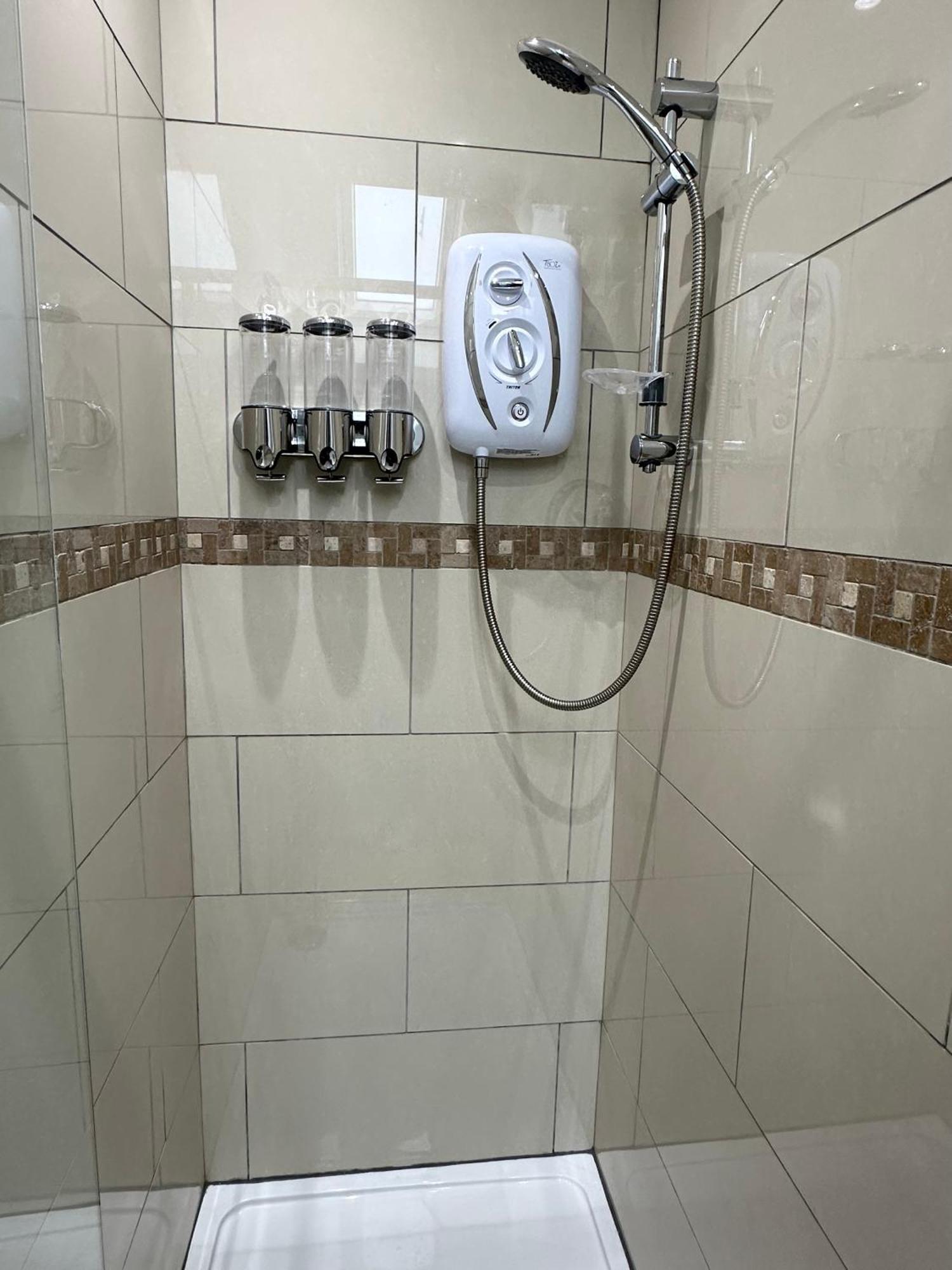 Vibrant Apartments Close To City Centre Cardiff Luaran gambar