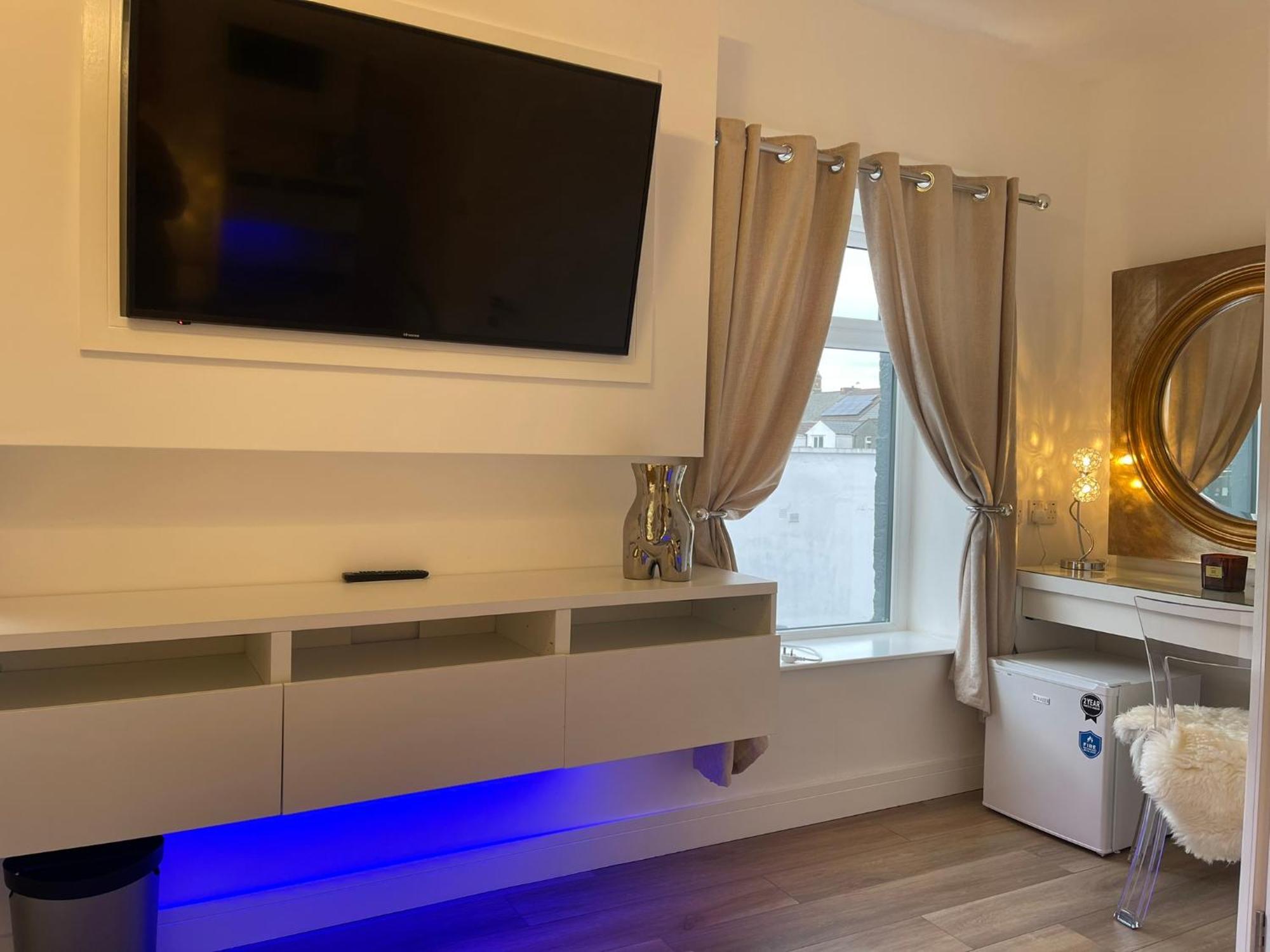 Vibrant Apartments Close To City Centre Cardiff Luaran gambar